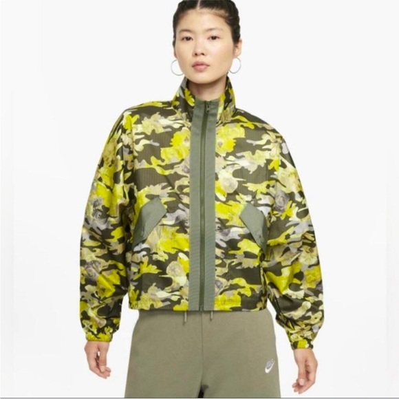 Nike Womens Lightweight Floral Camo Oversized Full Zip Jacket Green Size S - Picture 1 of 14